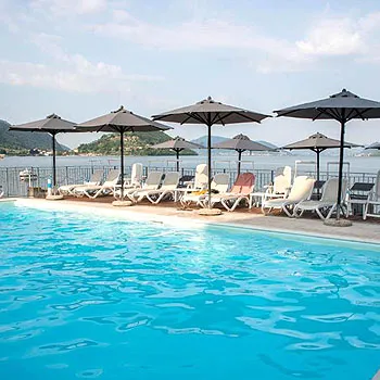 Bild zeigt das Hotel Rivalago, die Nr. 1 am Iseosee.